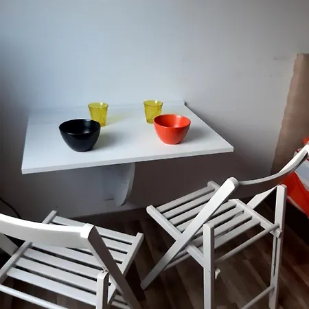 Comme Chez Vous Bed & Breakfast 3*