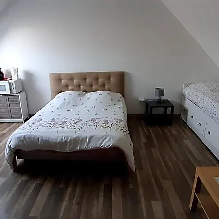 Comme Chez Vous Bed & Breakfast 3*