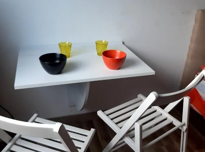 Comme Chez Vous Bed & Breakfast 3*